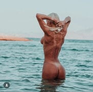 asimina-igglezou-v0-w0m5yasmz5qc1.jpg