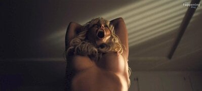 sydney-sweeney-naked-huge-tits-moaning-euphoria-topless.png-thefappeningblog.com_.jpg