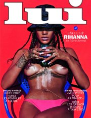 rihanna-topless1.jpg