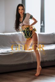 LIANA-HOT-TEEN-BRUNETTE-ATHENS-ESCORT-8-scaled.jpg