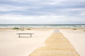 depositphotos_6380386-stock-photo-jurmala-latvia-the-outlet-to.jpg