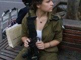 military_woman_israel_army_000104_jpg_530.jpg