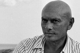 yul-brynner-5a1c3ddf13f12900380c38df_1581_107690343_type13184.jpg