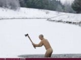 wtf_pics-naked-ice-breaking.jpg