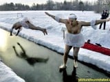 wtf_pics-polar-princesses1.jpg