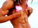 muscle_woman_with_crazy_abs_biceps.jpg