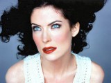 lara_flynn_boyle_03[1].jpg