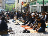 praying-france.jpg