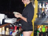 1299361007_1264000565_hot_barmaids_19-450x600.jpg