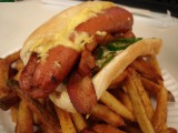 five-guys-hot-dog-010.jpg