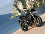 big_triumph_street_triple_07_01.jpg