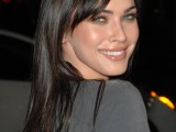 normal_megan-fox-juno-premier-03Dec07-16.jpg