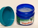 1024px-Vicks_vaporub1.jpg