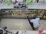 Thieves take about $1K worth of perfume from pharmacy20171117234716_11104833_ver1.0_1280_720.jpg
