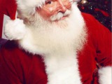 Jonathan_G_Meath_portrays_Santa_Claus.jpg