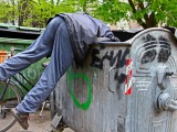 Homeless_Man_Goes_Dumpster_Diving_to_Ret_0_13732271_ver1.0_640_360.jpg