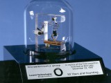 Replica-of-first-transistor.jpg