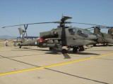 9-800px-Greek_AH-64A%2B_Apache_%281%29.jpg