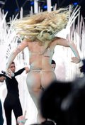 Lady-Gaga-string-2013-MTV-VMA-Kanoni-01-1.jpg
