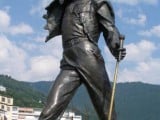 Freddy_Mercury_Statue_Montreu.jpg