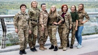 women-army3.jpg