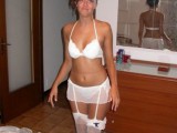 1221211034_brides_in_underwear_04.jpg