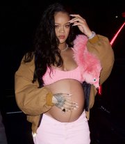 See-Rihanna-Baby-Bump-Album-Ahead-1st-Child-Update-0001.jpg