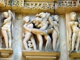 kama_sutra_carvings_02.jpg