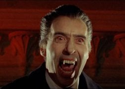 26988812_cristofer_lee_dracula_561.jpg