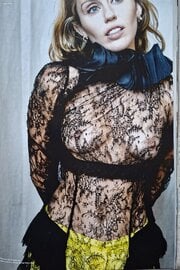 Miley-Cyrus-Nude-Sexy-5-thefappeningblog.com_-1.jpg